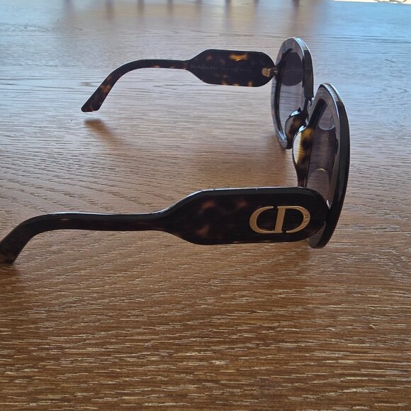Christian Dior DiorBobby R1U Tortoise Sunglasses - Picture 3 of 5